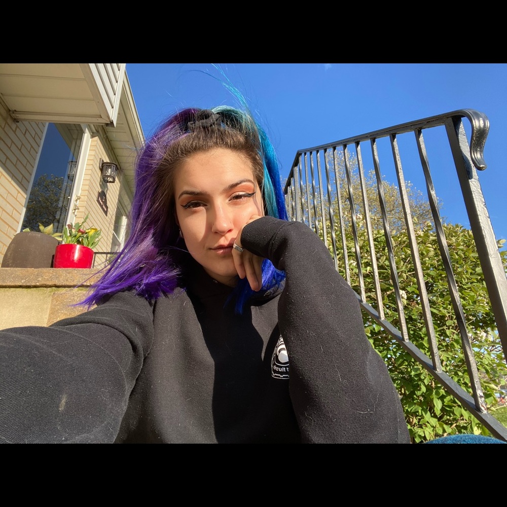 Meet your Posher, Alyson